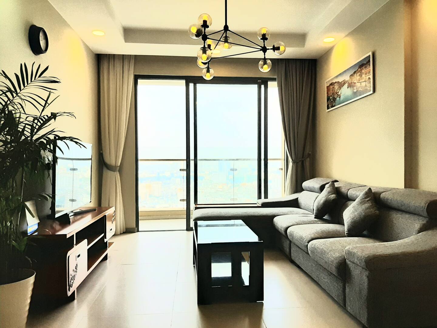 Phòng ngủ bình dân có phòng tập thể dục & hồ bơi miễn phí, tầm nhìn đẹp nhất Phòng ngủ bình dân có phòng tập thể dục & hồ bơi miễn phí, tầm nhìn đẹp nhất
