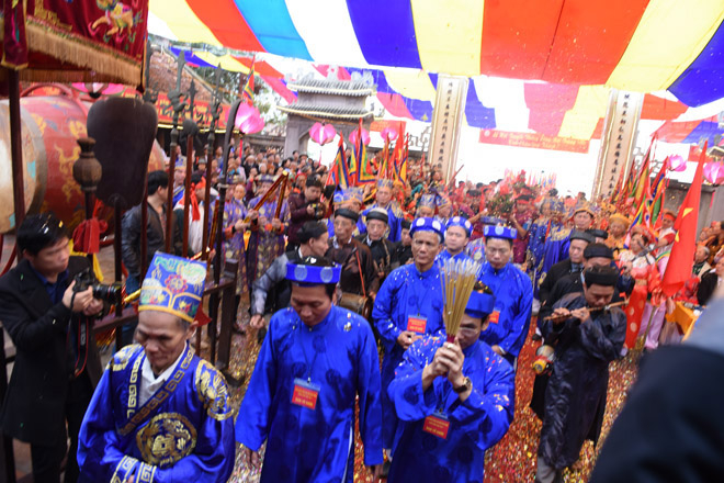 Lễ hội làng truyền thống
