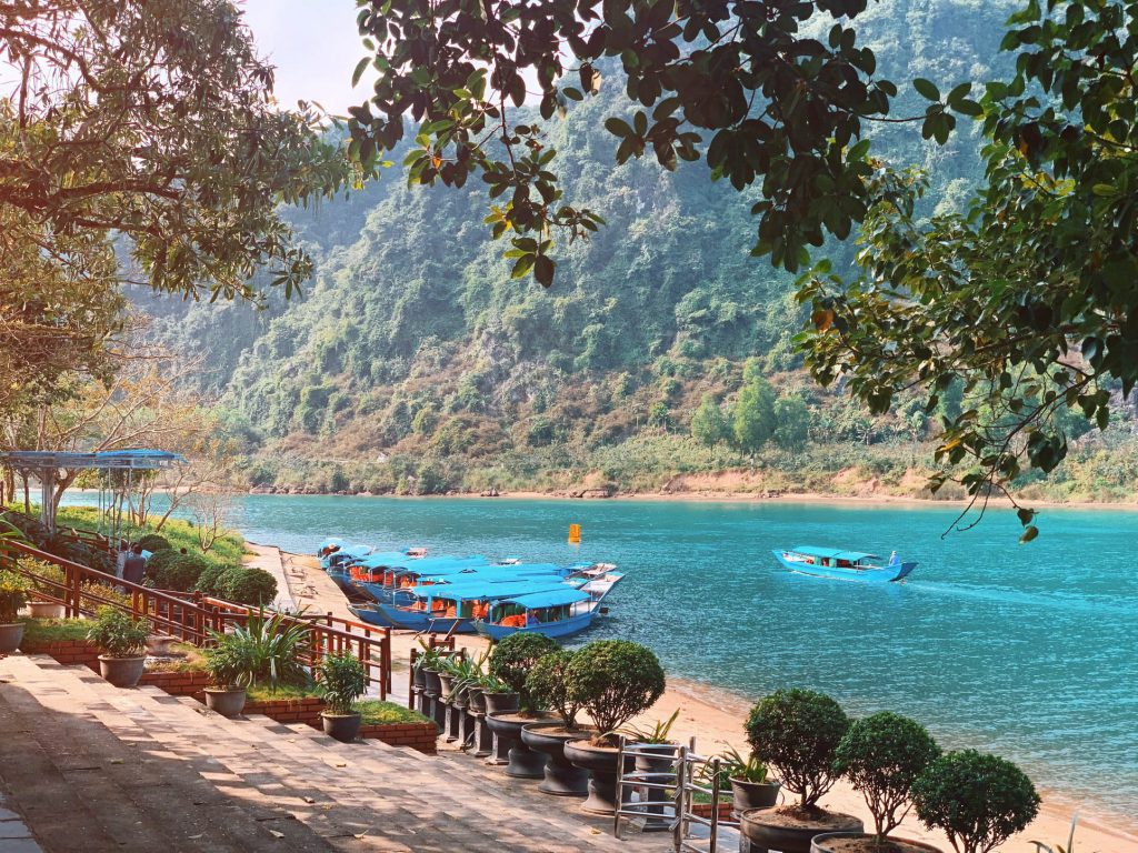 Bến thuyền Phong Nha