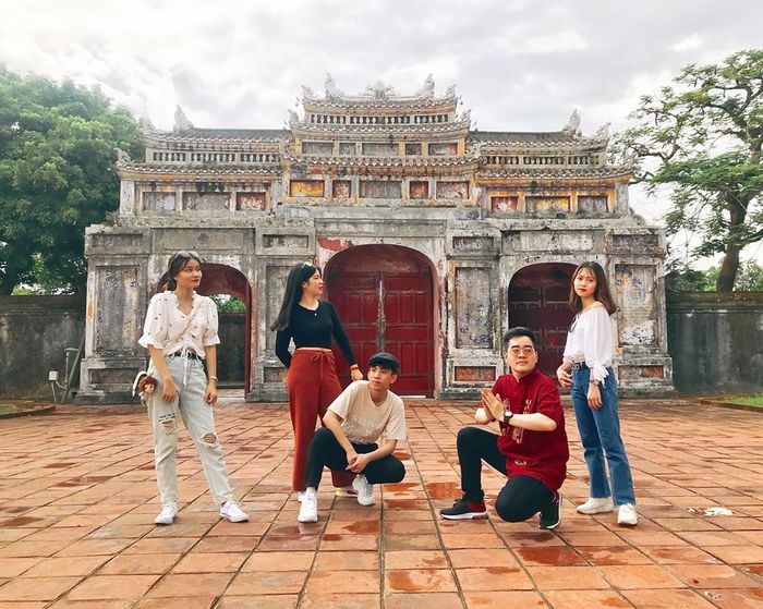 dien-phung-tien-hue
