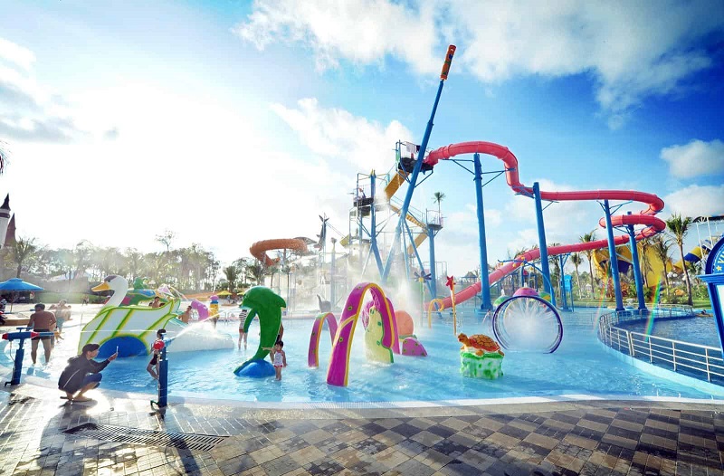 “Quẩy tung nhiệt” tại khu vui chơi Vinpearl Land, Phú Quốc