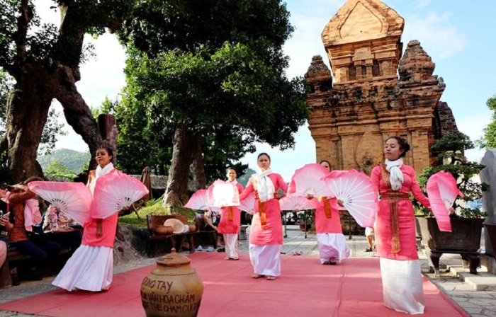 kinh nghiệm du lịch Tháp Bà Ponagar